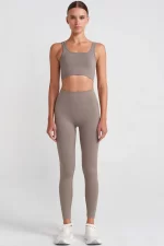 Come up Herringbone Patterned Cross Strap Sports Bra Mahlep Powder sportmaze