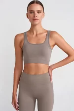 Come up Herringbone Patterned Cross Strap Sports Bra Mahlep Powder sportmaze