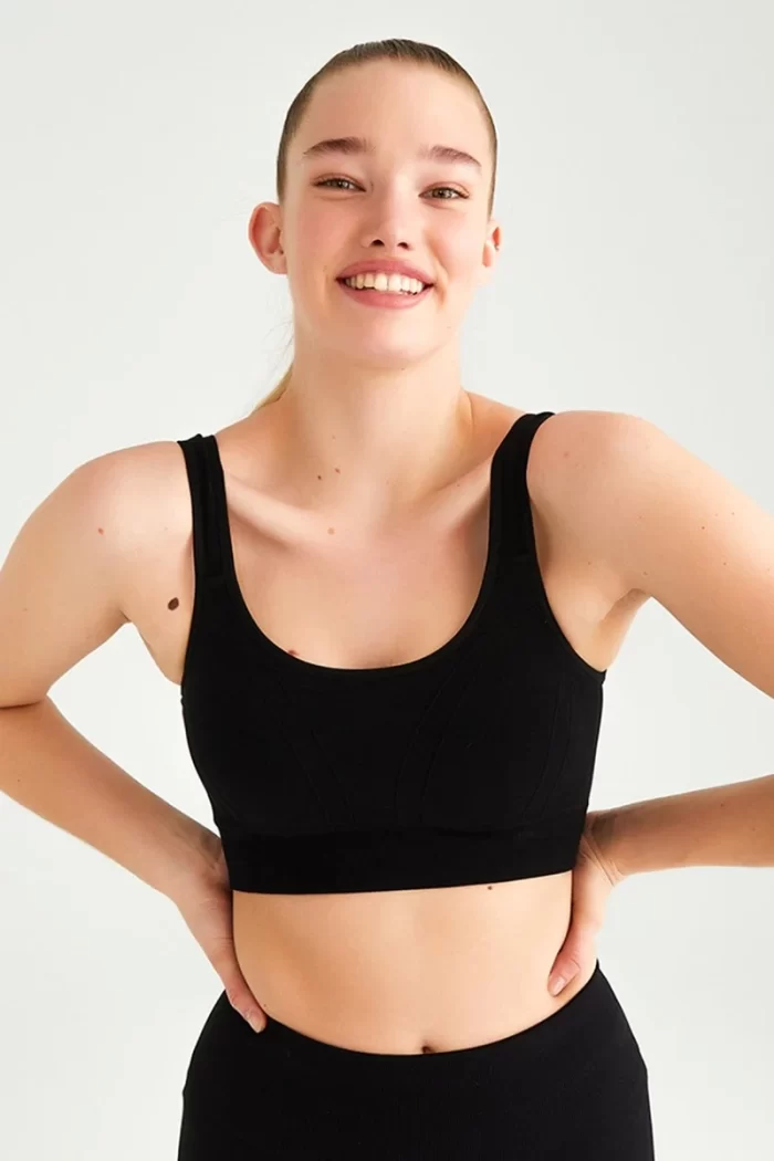 Seamless Sports Bra Black