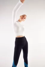 Come up Crop Top Turtleneck White sportmaze
